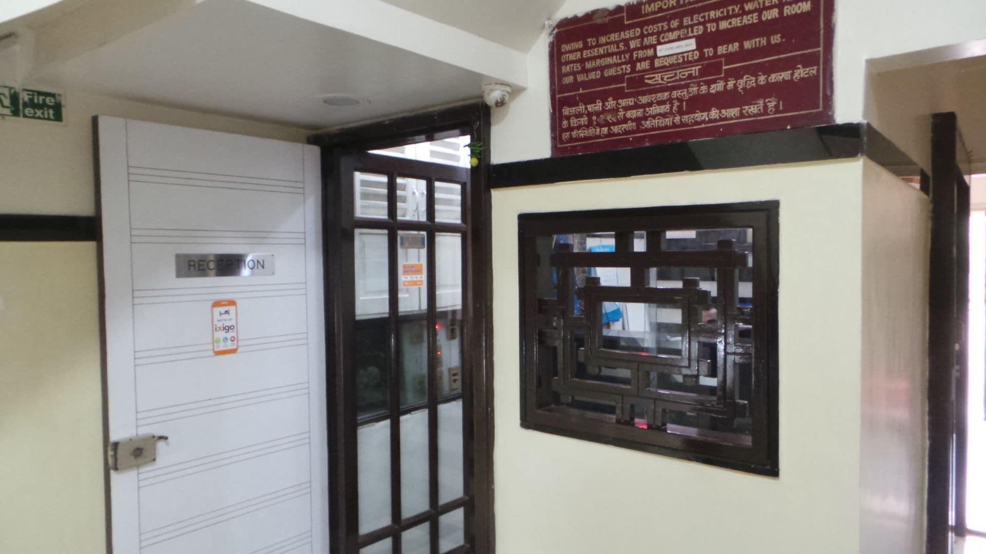 Super Oyo Hotel Dreamland Mumbai Ngoại thất bức ảnh
