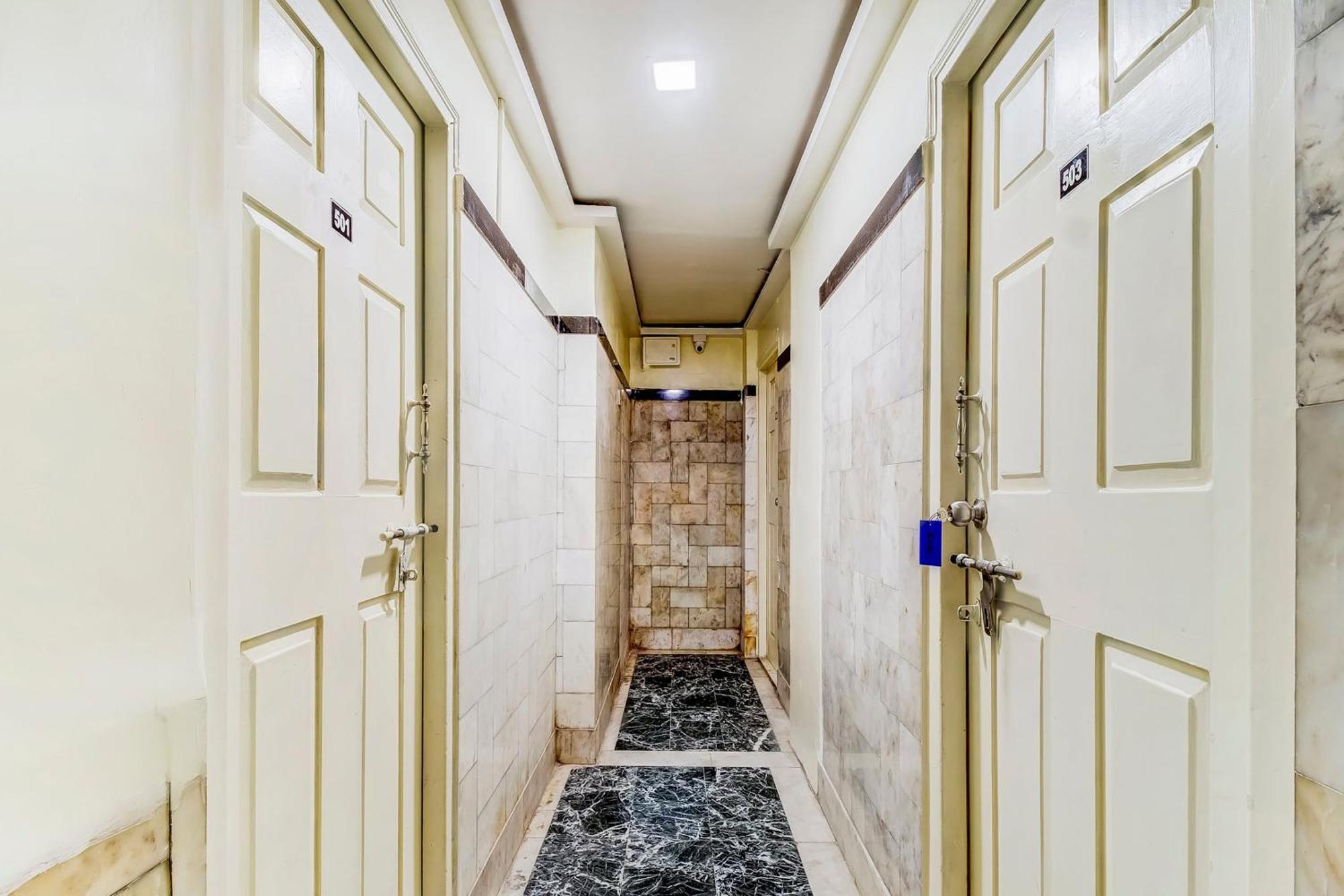 Super Oyo Hotel Dreamland Mumbai Ngoại thất bức ảnh