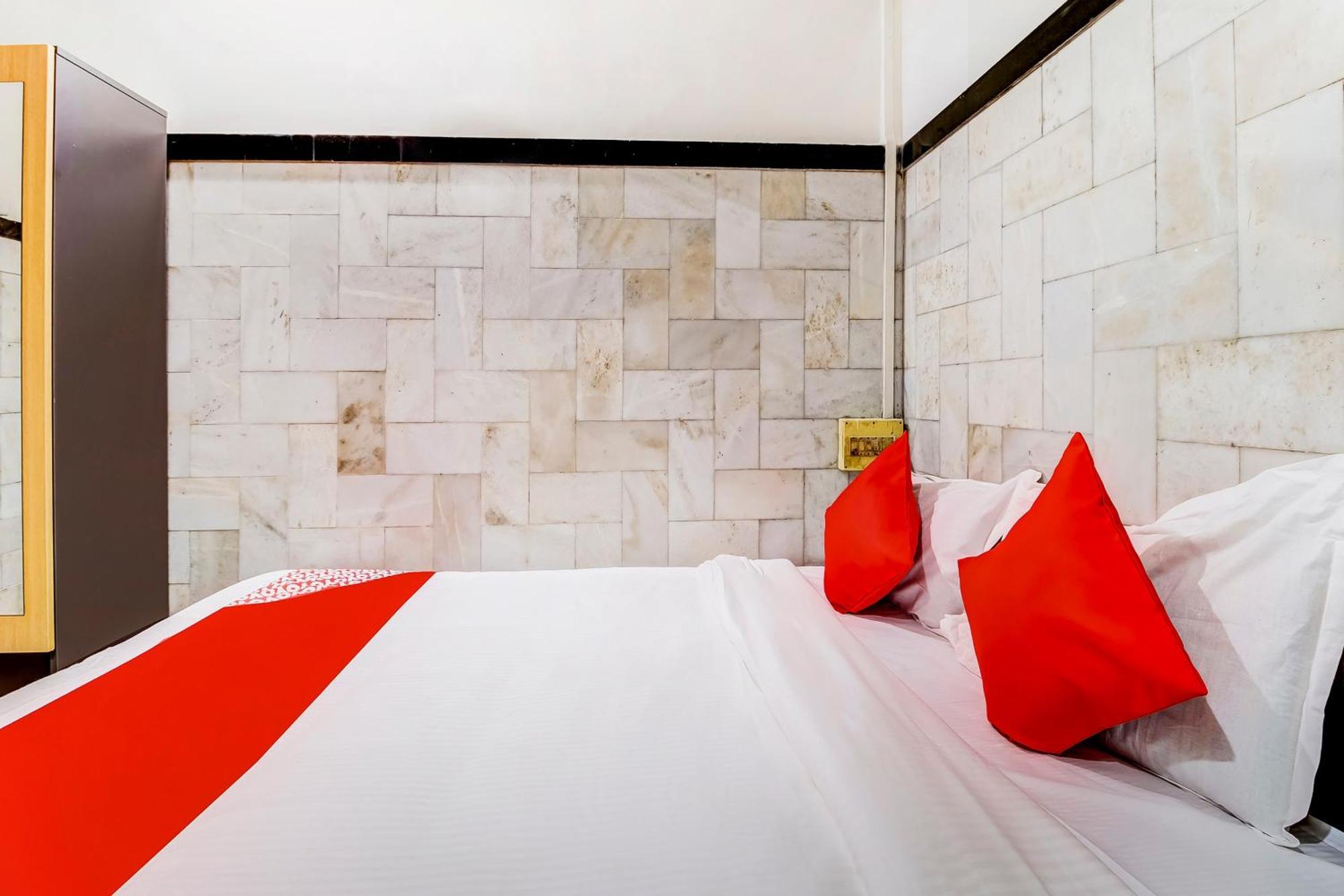 Super Oyo Hotel Dreamland Mumbai Ngoại thất bức ảnh