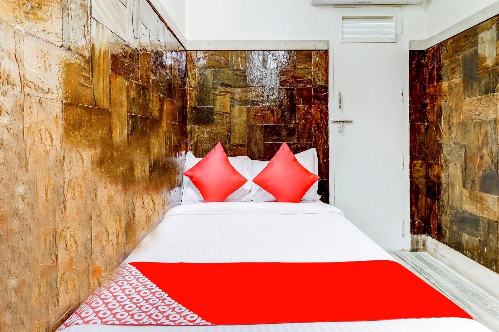 Super Oyo Hotel Dreamland Mumbai Ngoại thất bức ảnh